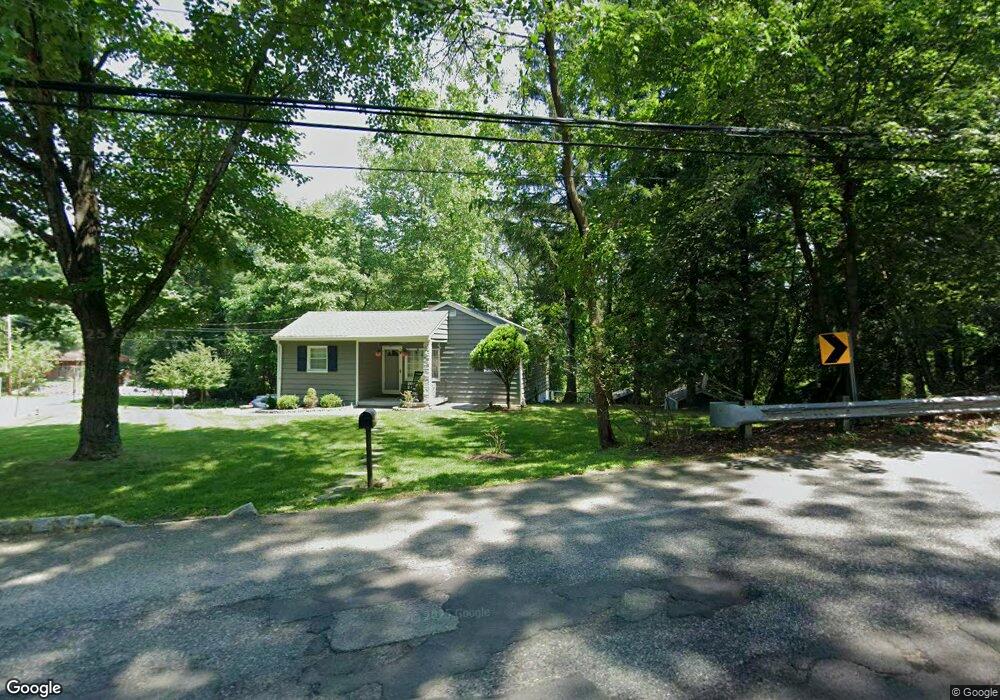 654 Colfax Rd, Wayne, NJ 07470 - photo 1