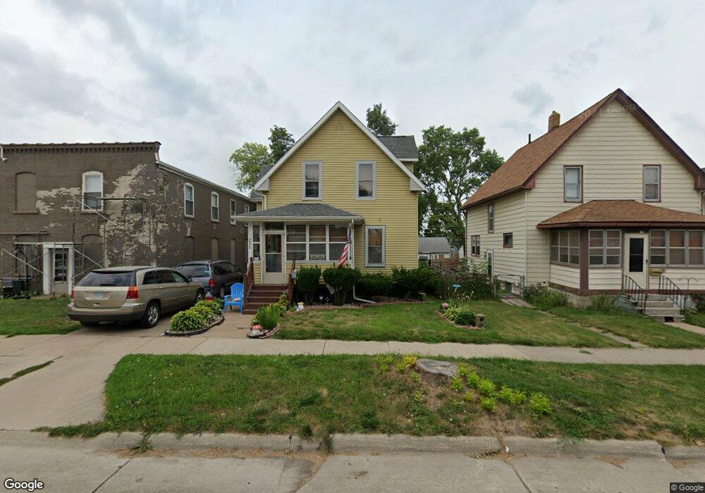 820 N St SW, Cedar Rapids, IA 52404 - photo 1