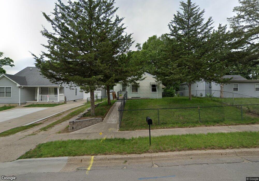 1270 E 34th St, Des Moines, IA 50317 - photo 1