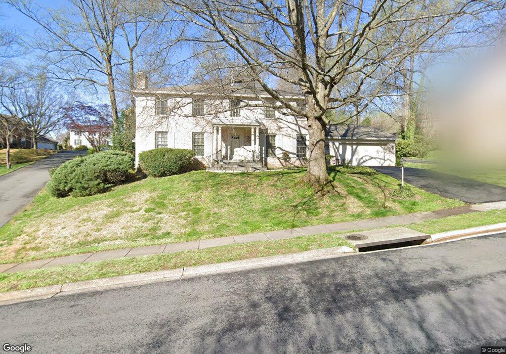 1320 Round Oak Ct, McLean, VA 22101 - photo 1