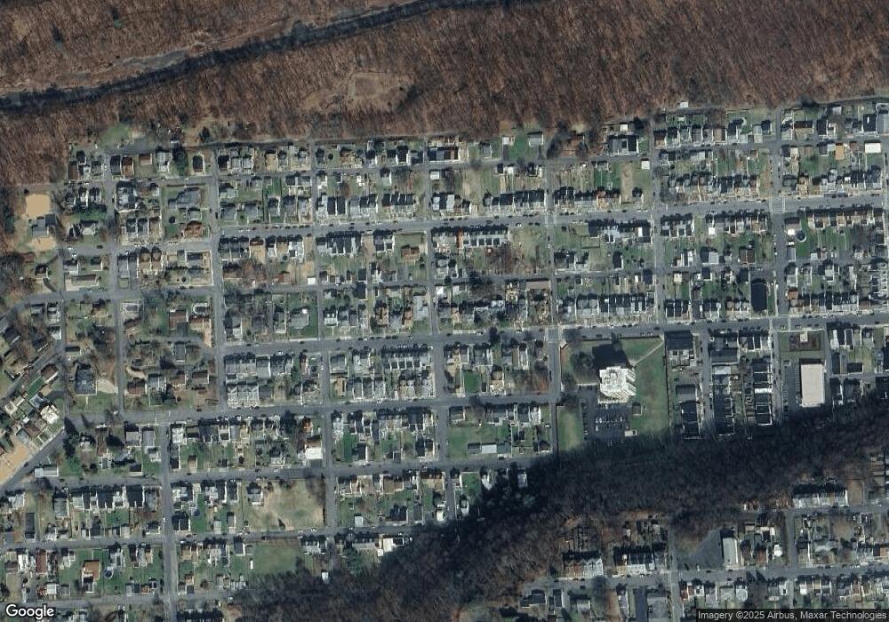 1437 W Arch St, Coal Township, PA 17866 - photo 1