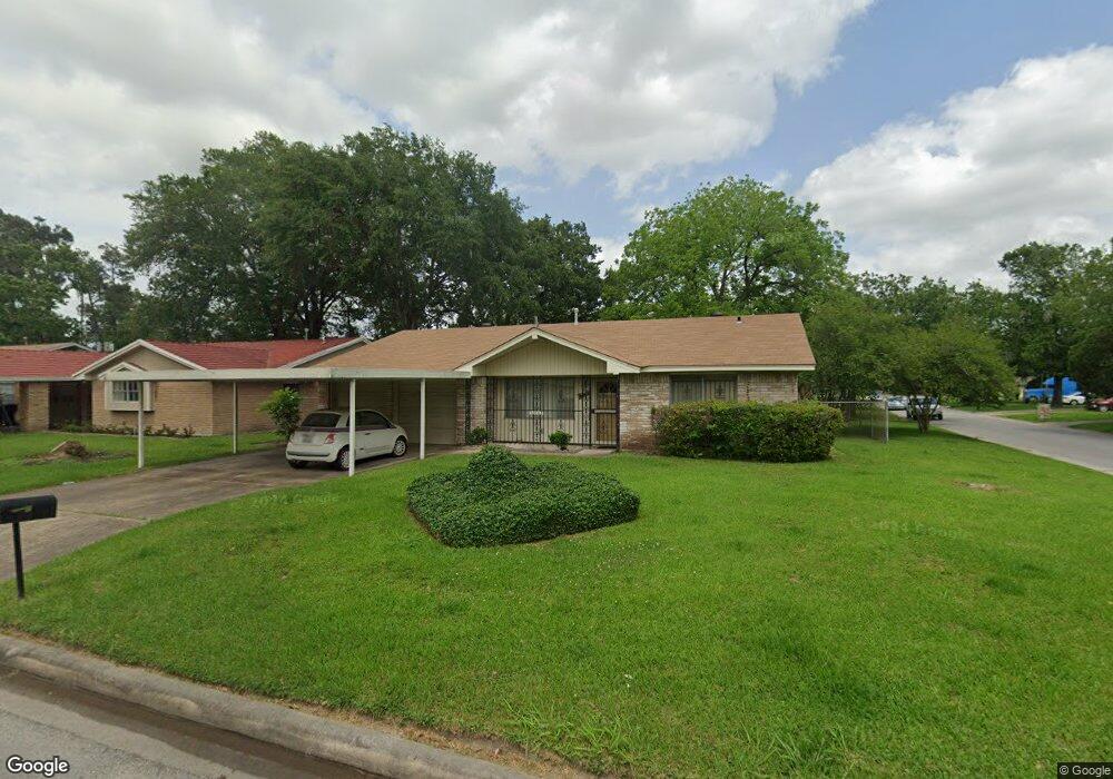 10302 Blades St, Houston, TX 77016 - photo 1