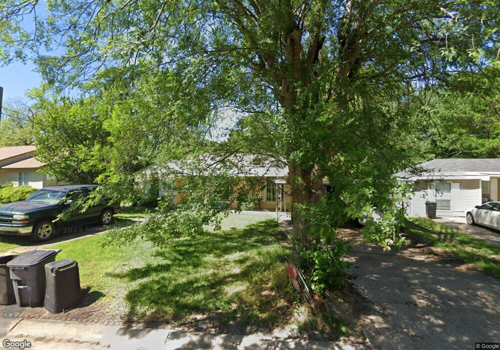 825 Singapore Dr, Wake Village, TX 75501 - photo 1