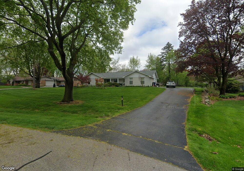 885 Fox Run, Bloomfield Hills, MI 48304 - photo 1