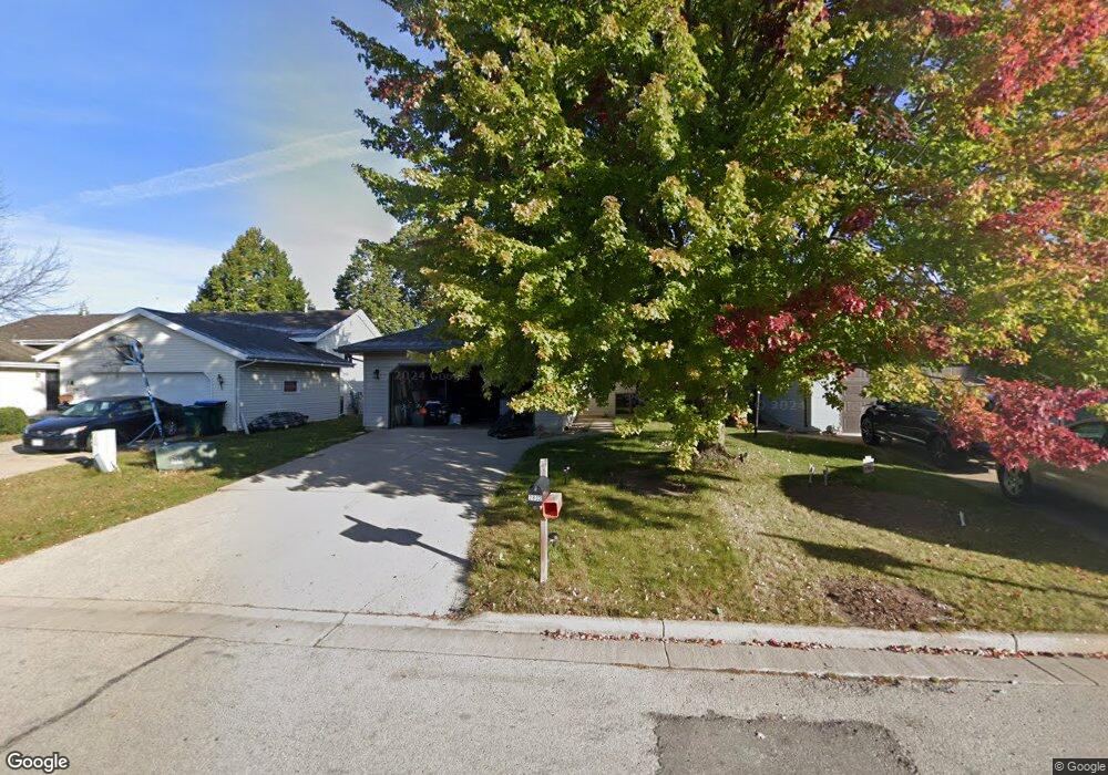 2832 W Glenpark Dr, Appleton, WI 54914 - photo 1