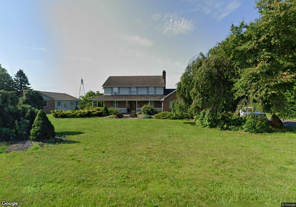 2187 W Dell Rd, Bath, PA 18014 - photo 1