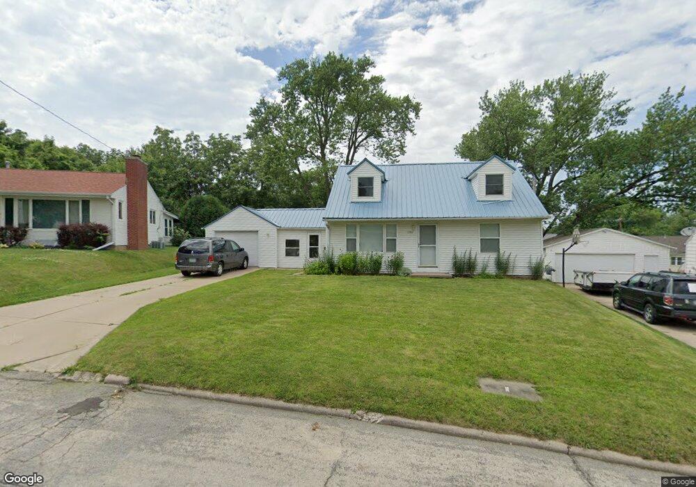 2162 Chandler St SW, Cedar Rapids, IA 52404 - photo 1