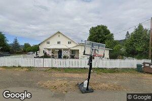 227 E St, Riddle, OR 97469