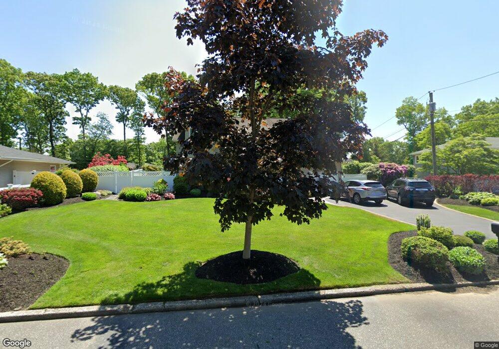 5 Raven Dr, ComMacK, NY 11725 - photo 1