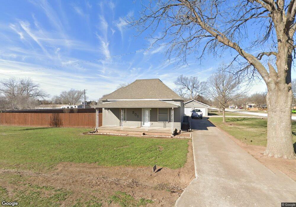 501 NW 5th St, Cache, OK 73527 - photo 1