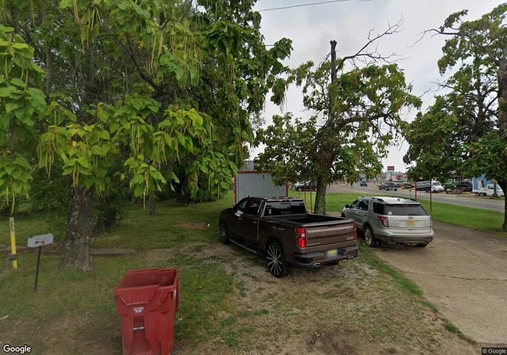 212 N E St, Hugo, OK 74743 - photo 1