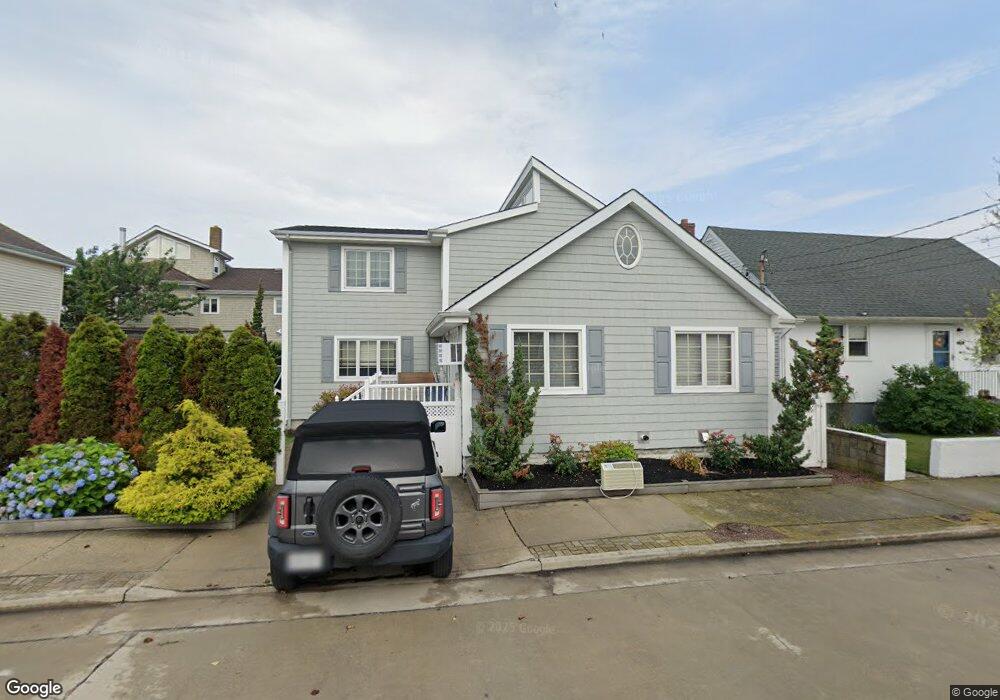 17 Freeport Ave, Point Lookout, NY 11569 - photo 1