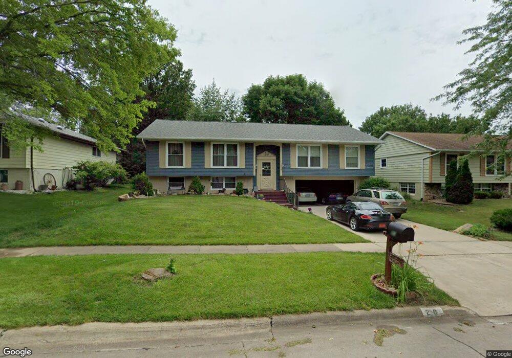 20 Roxbury Dr NW, Cedar Rapids, IA 52405 - photo 1