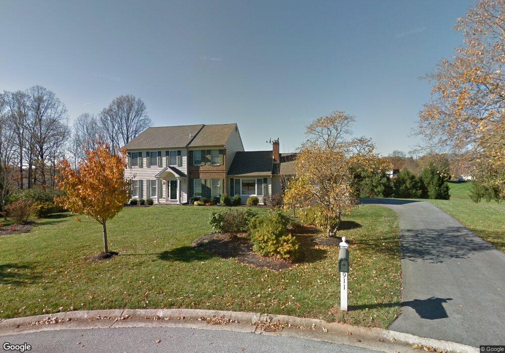 911 Brookmont Cir, Malvern, PA 19355 - photo 1