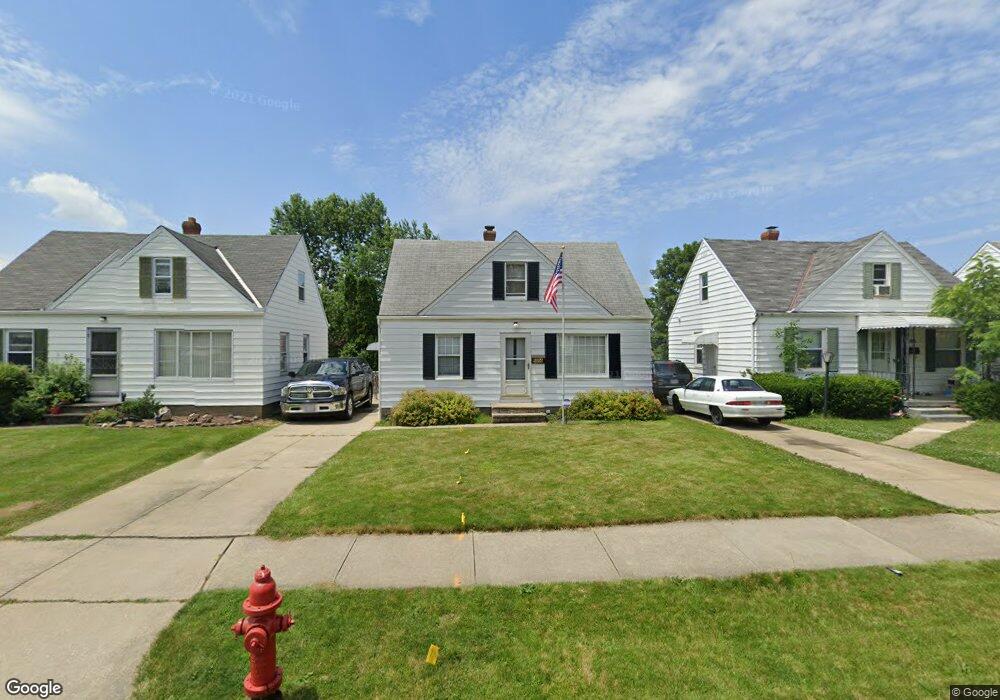 5206 Thomas St, Maple Heights, OH 44137 - photo 1