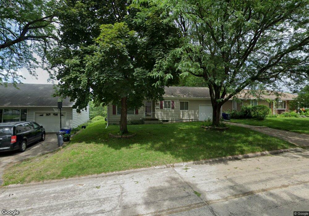 2195 Chandler St SW, Cedar Rapids, IA 52404 - photo 1