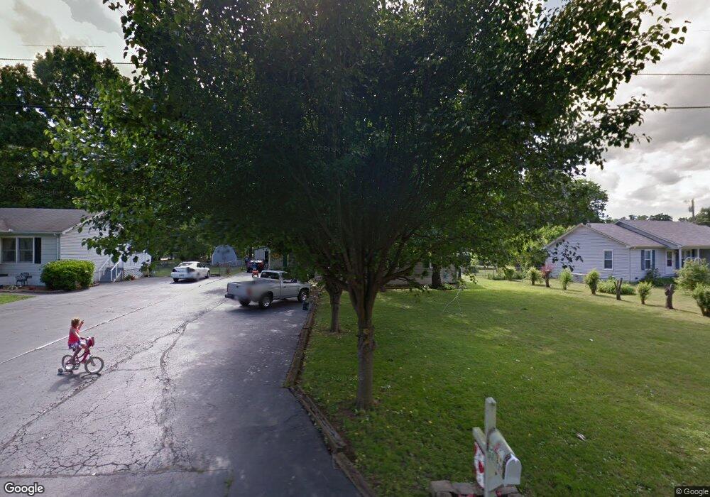 307 Wall St, Shelbyville, TN 37160 - photo 1