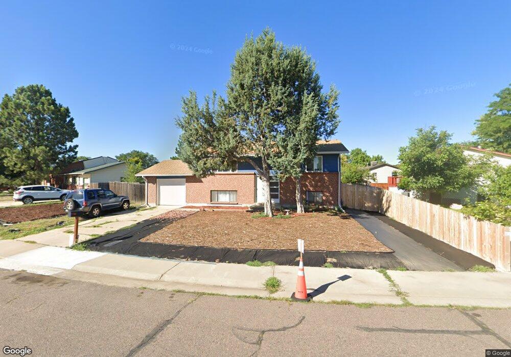 871 Naples St, Aurora, CO 80011 - photo 1