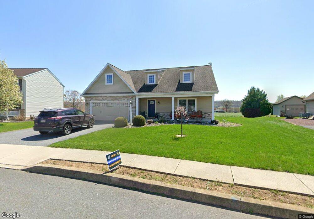 565 Daisy Dr, New Holland, PA 17557 - photo 1