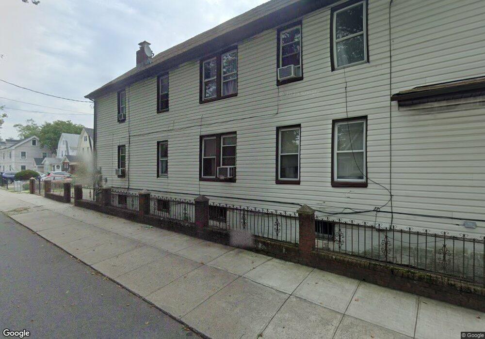 9001 196th St, Hollis, NY 11423 - photo 1