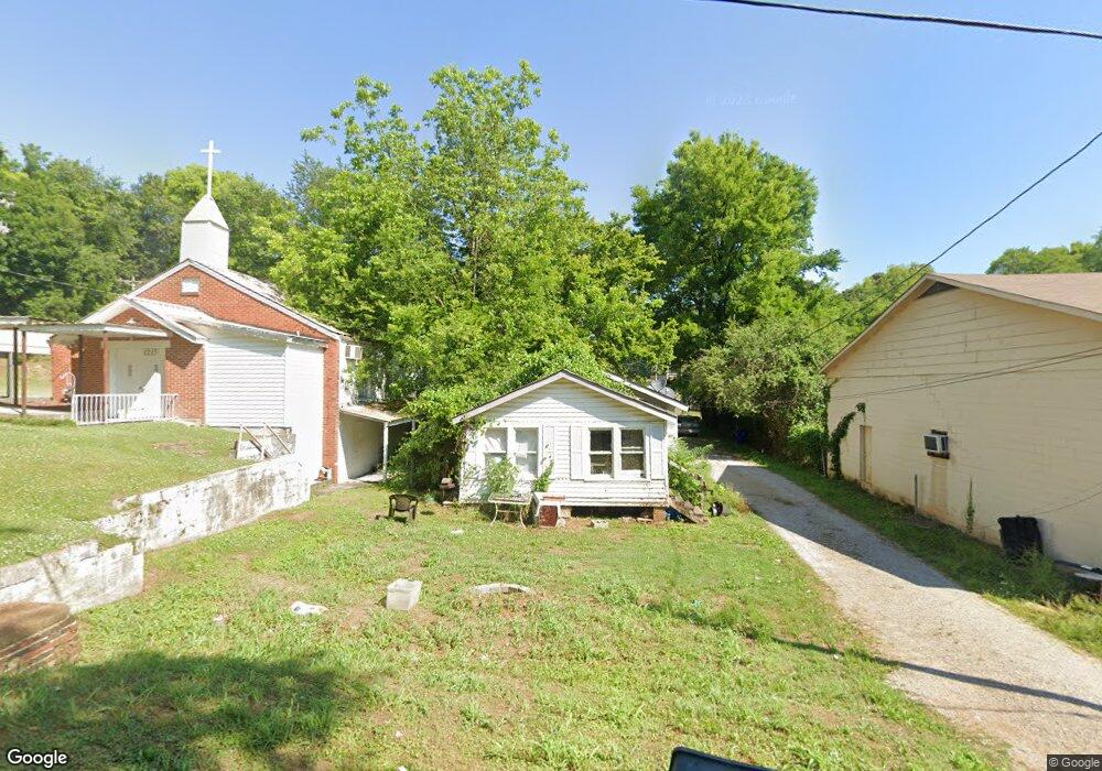 1217 E Reeder St, Florence, AL 35630 - photo 1