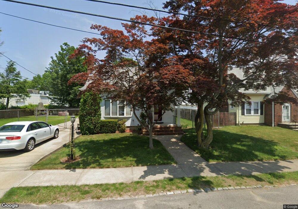 111 Preston Dr, Cranston, RI 02910 - photo 1