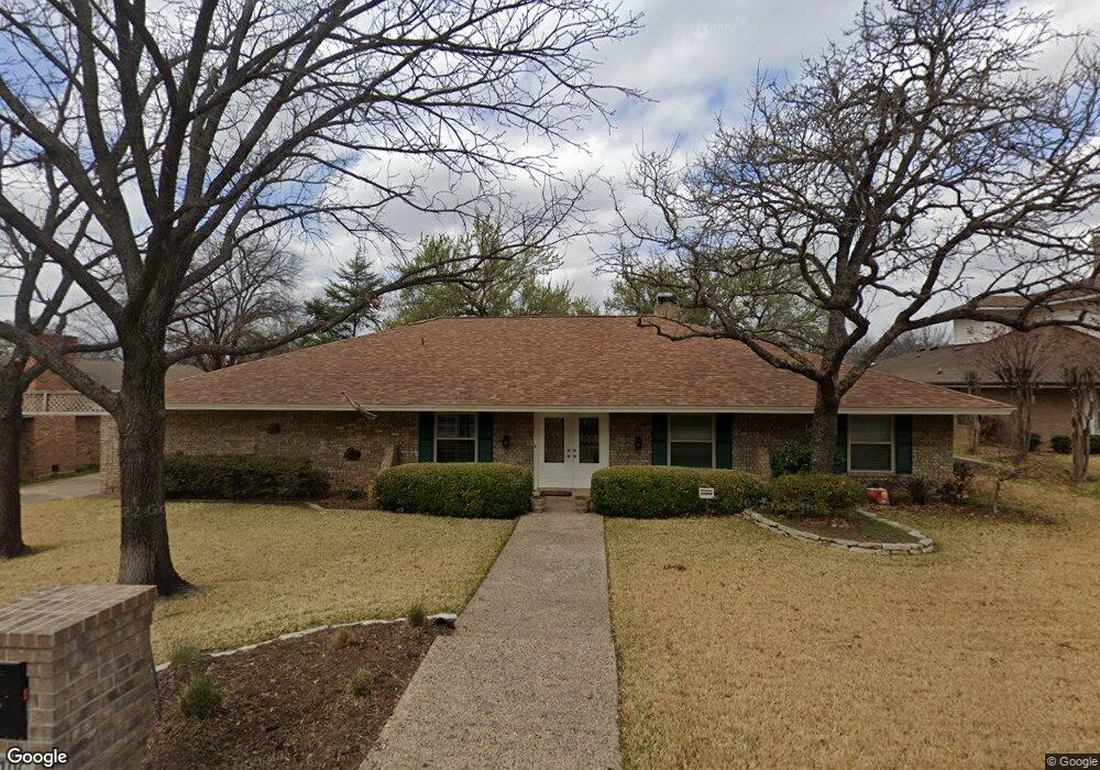 1106 Loch Lomond Ct, Arlington, TX 76012 - photo 1
