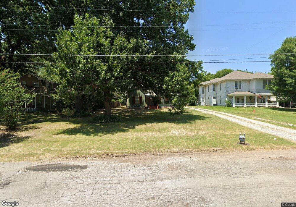 808 W 5th St, Bonham, TX 75418 - photo 1