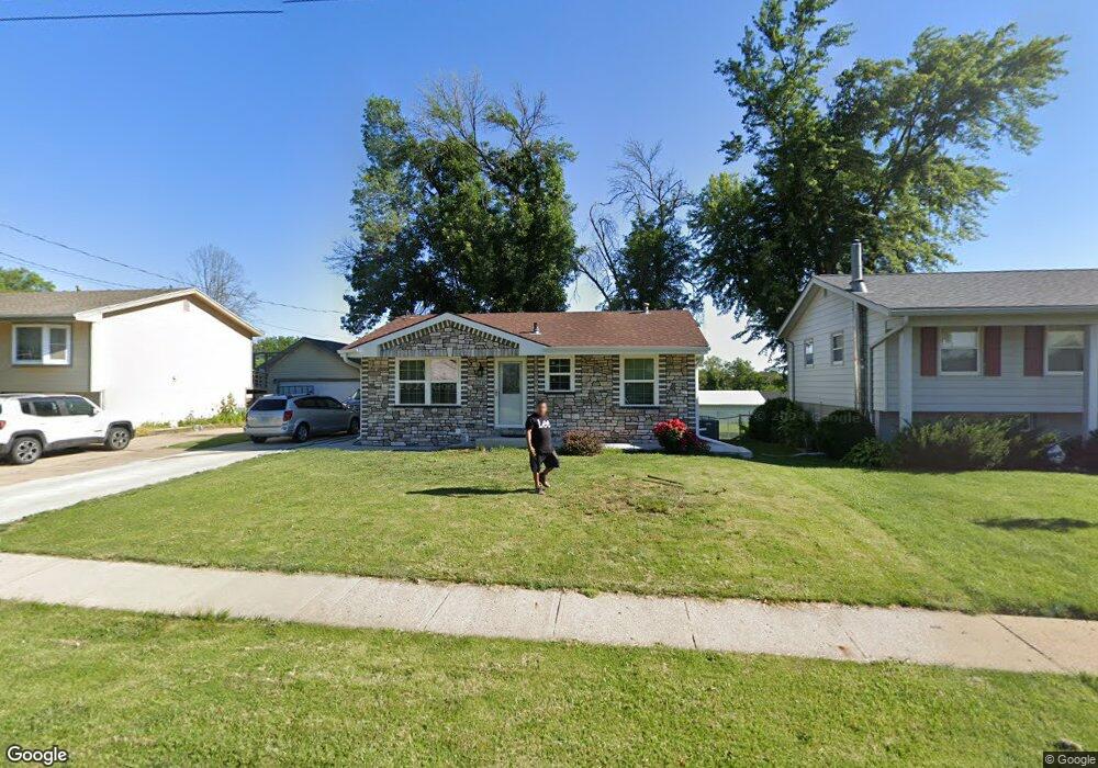 1210 E Thornton Ave, Des Moines, IA 50315 - photo 1