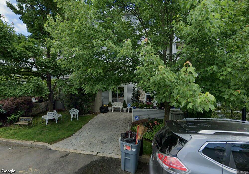 49 Country Dr E unit 68, Staten Island, NY 10314 - photo 1