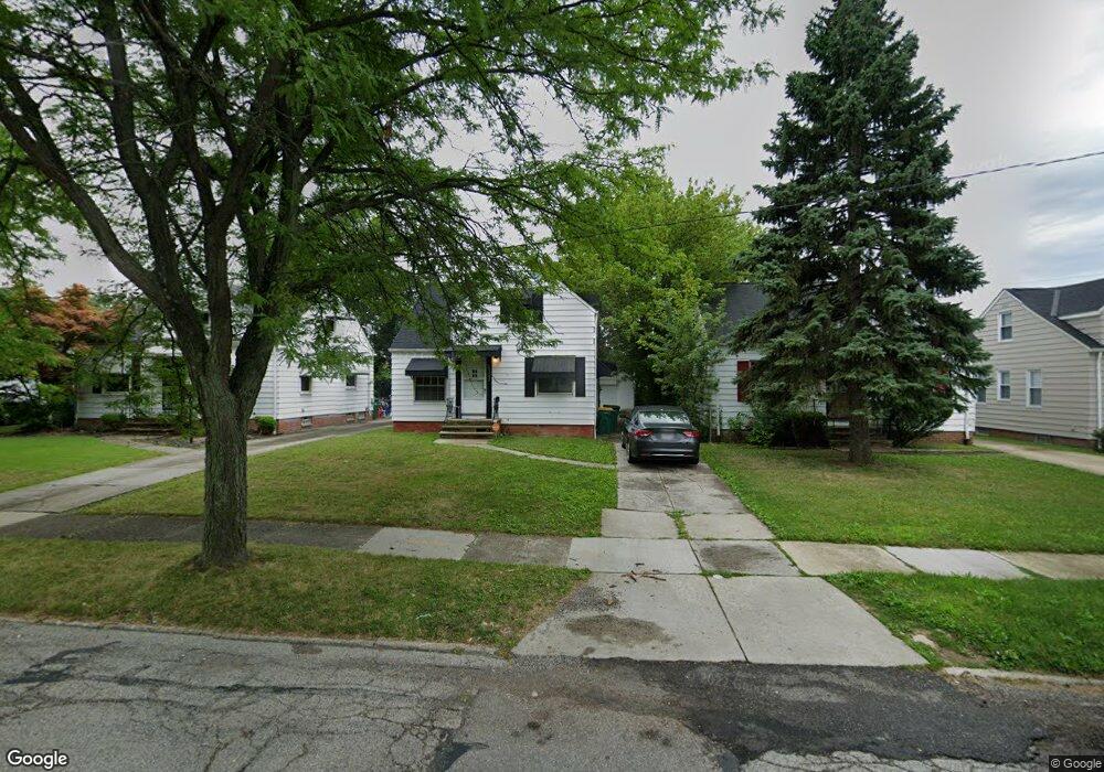 20802 Raymond St, Maple Heights, OH 44137 - photo 1