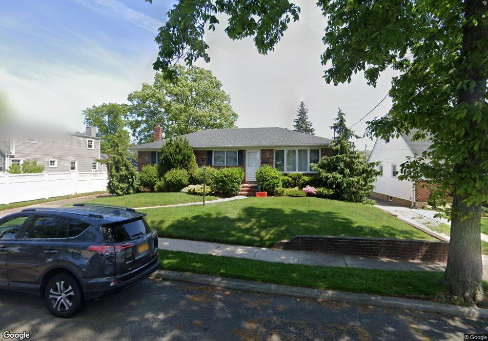 896 Hancock Ave, Franklin Square, NY 11010 - photo 1