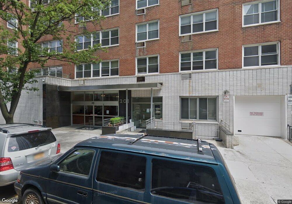 201 E 19th St unit 4N, New York, NY 10003 - photo 1