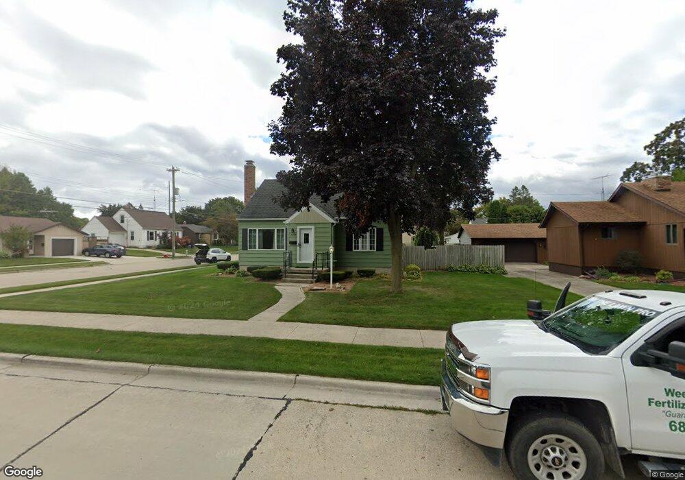 2103 Markham St, Manitowoc, WI 54220 - photo 1