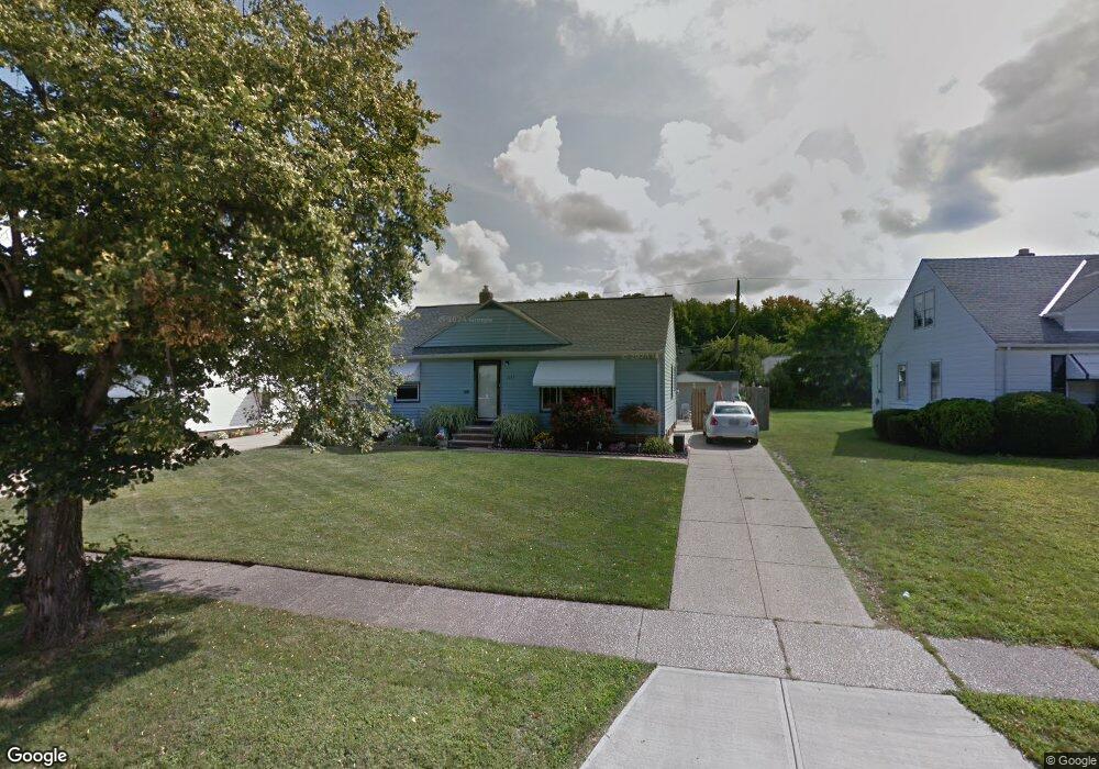 2155 E 290th St, Wickliffe, OH 44092 - photo 1