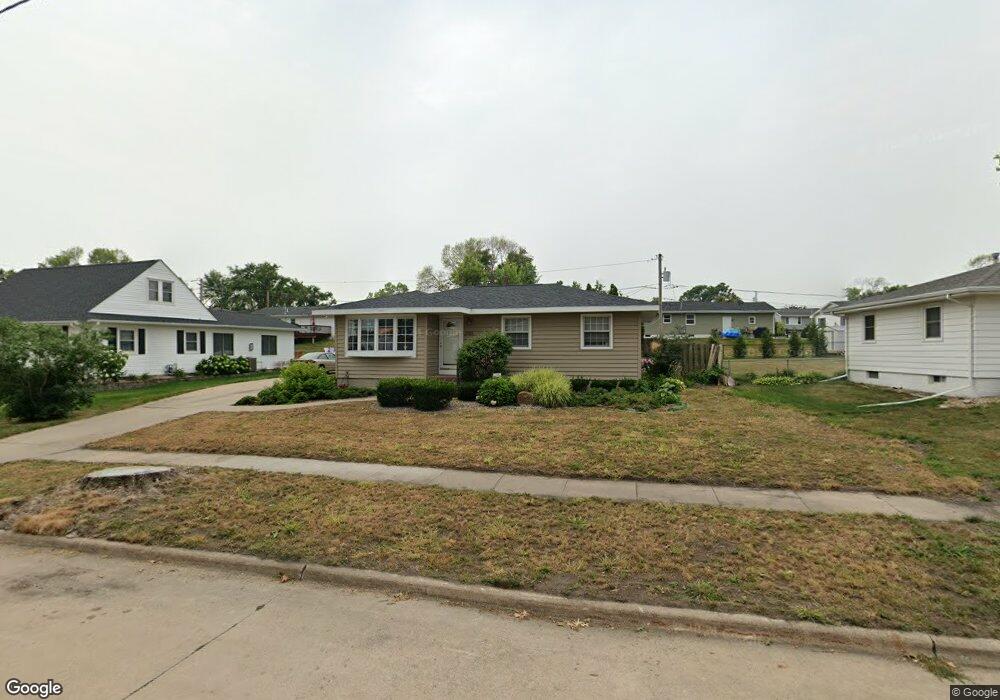 2701 Primrose Ln SW, Cedar Rapids, IA 52404 - photo 1