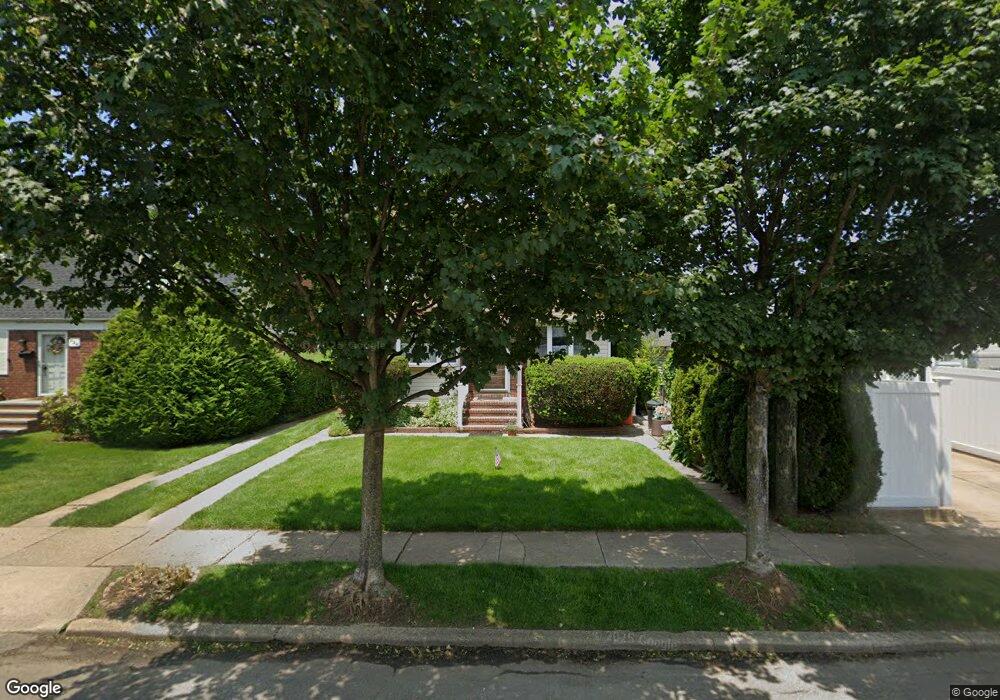 228 Evelyn Rd, Mineola, NY 11501 - photo 1