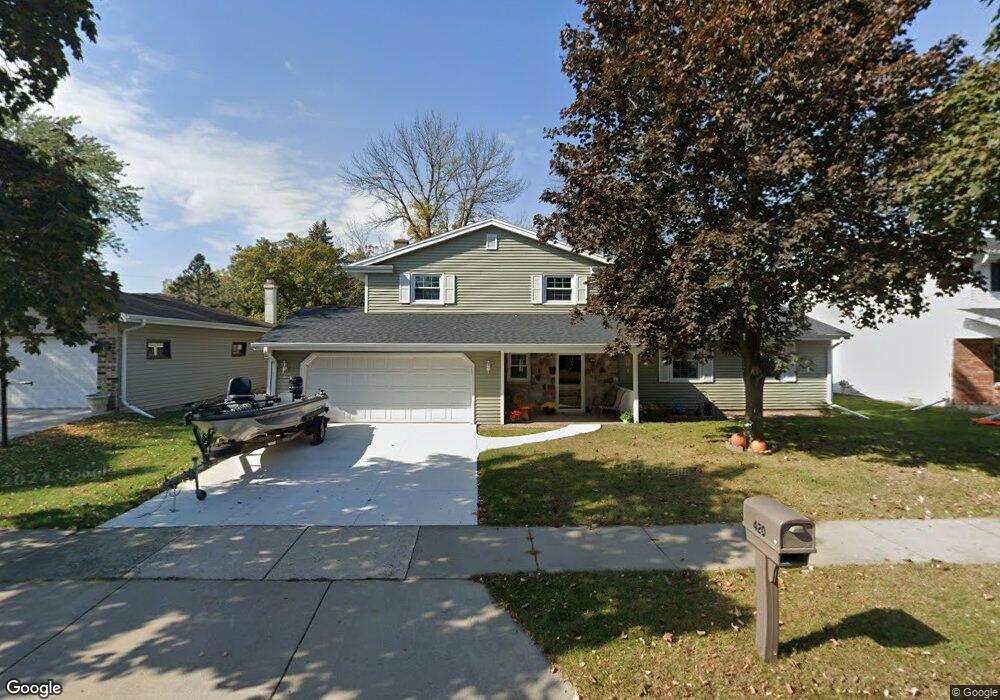 420 Jerelyn Ct, Combined Locks, WI 54113 - photo 1