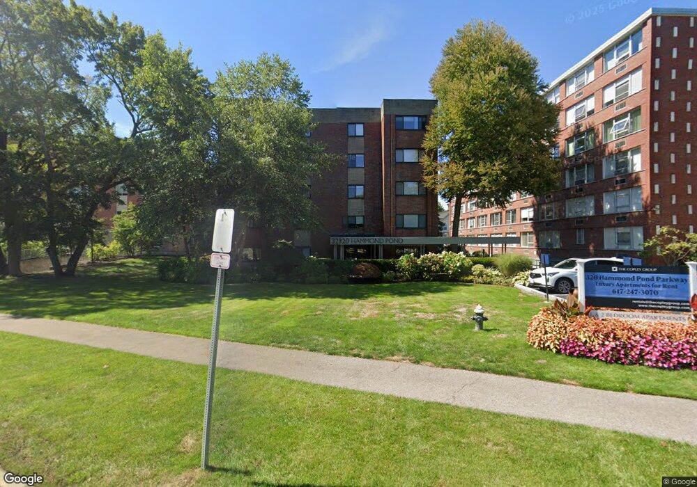 320 Hammond Pond Pkwy unit 204, Chestnut Hill, MA 02467 - photo 1