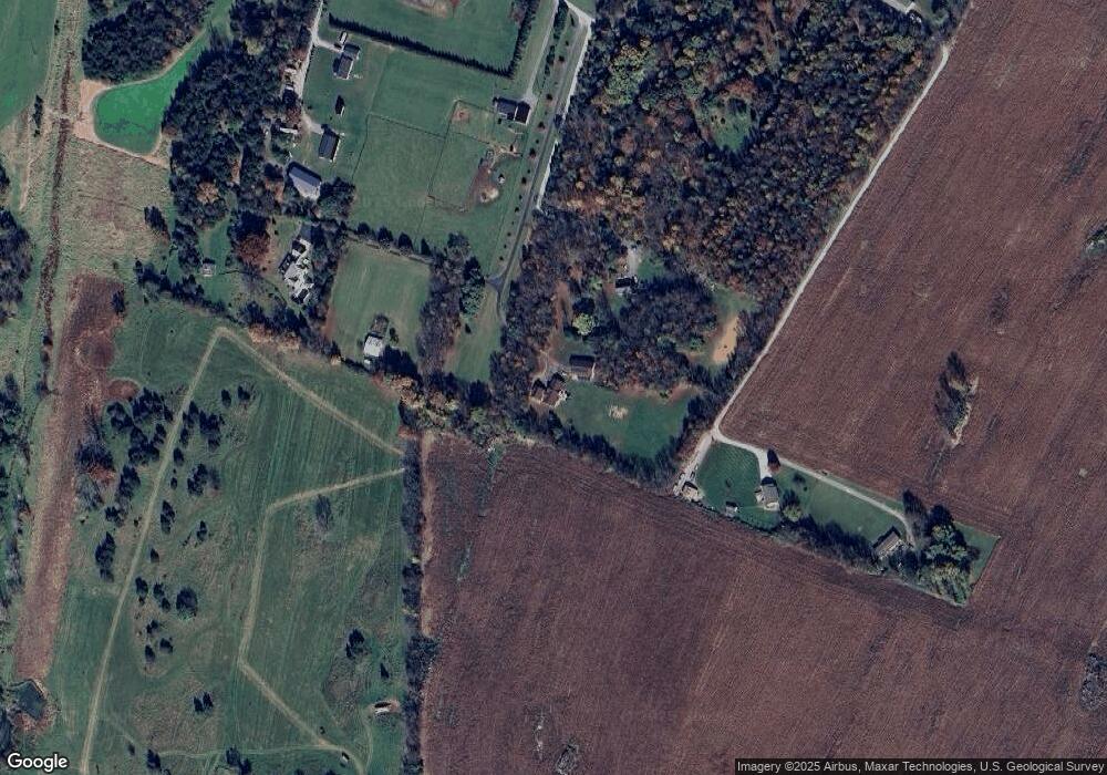 924 Hollida Ln, Martinsburg, WV 25404 - photo 1