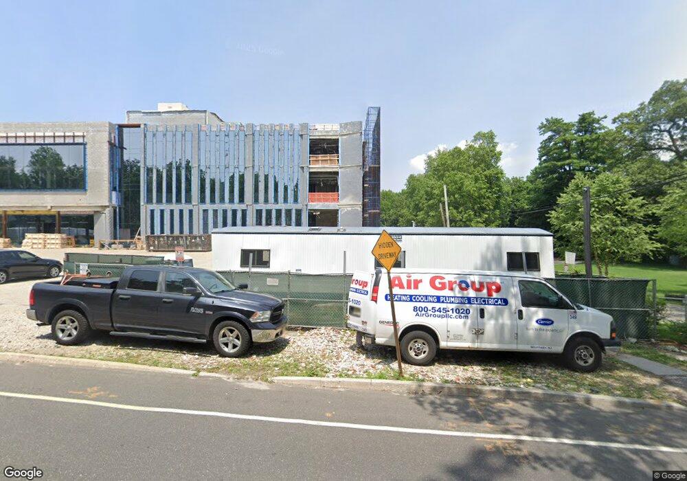 187 Steamboat Rd, Great Neck, NY 11024 - photo 1