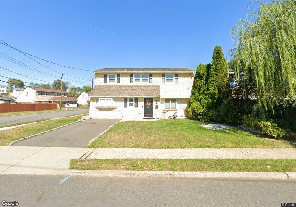 92 Pine St, Woodbridge Proper, NJ 07095 - photo 1