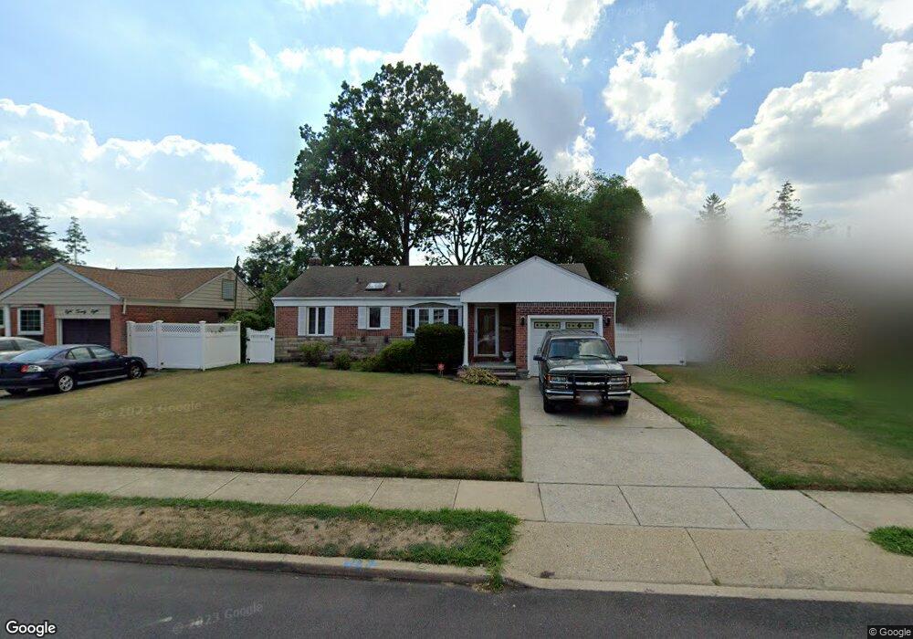 822 Hemlock St, Franklin Square, NY 11010 - photo 1