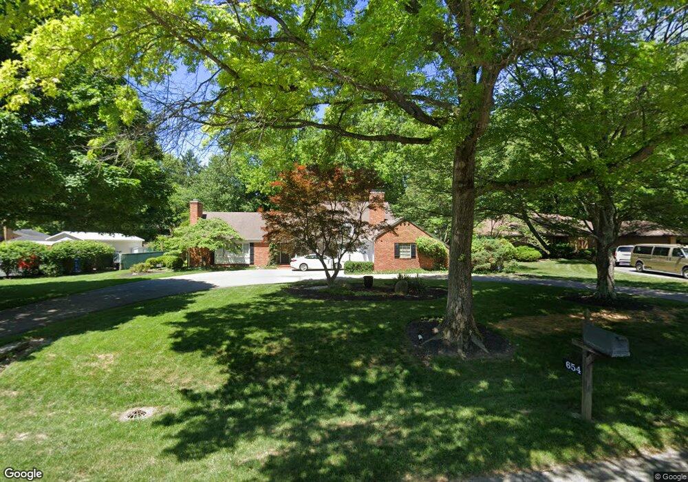 657 Indian Mound Rd, Columbus, OH 43213 - photo 1