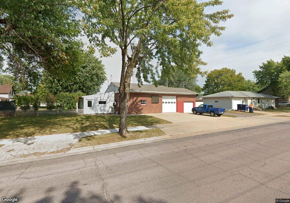 1204 N Jefferson St, New Ulm, MN 56073 - photo 1