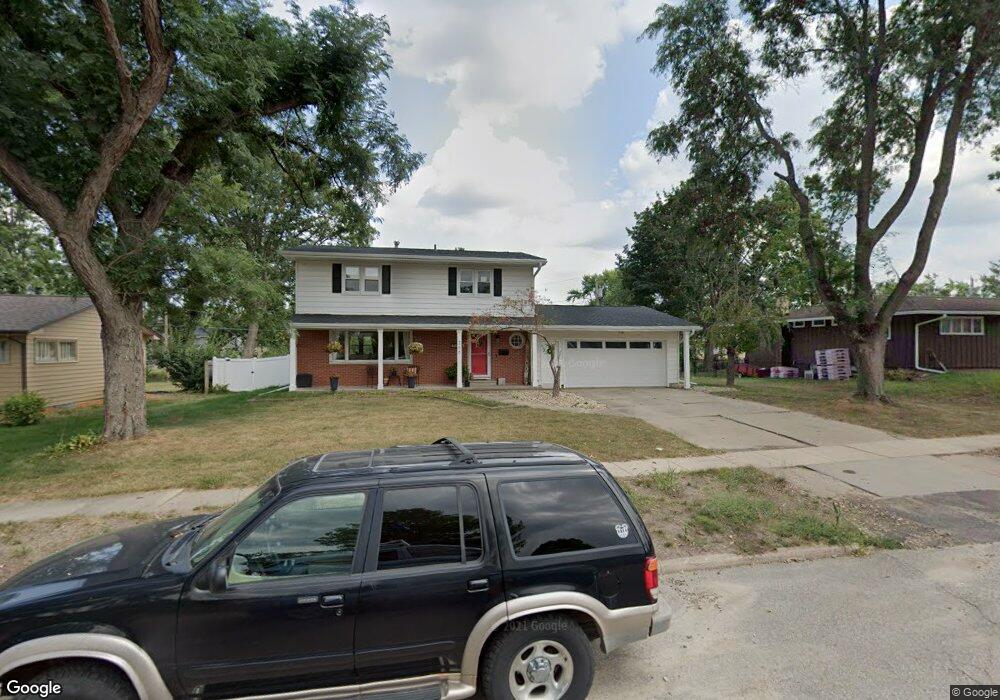 266 Indiandale Rd SE, Cedar Rapids, IA 52403 - photo 1