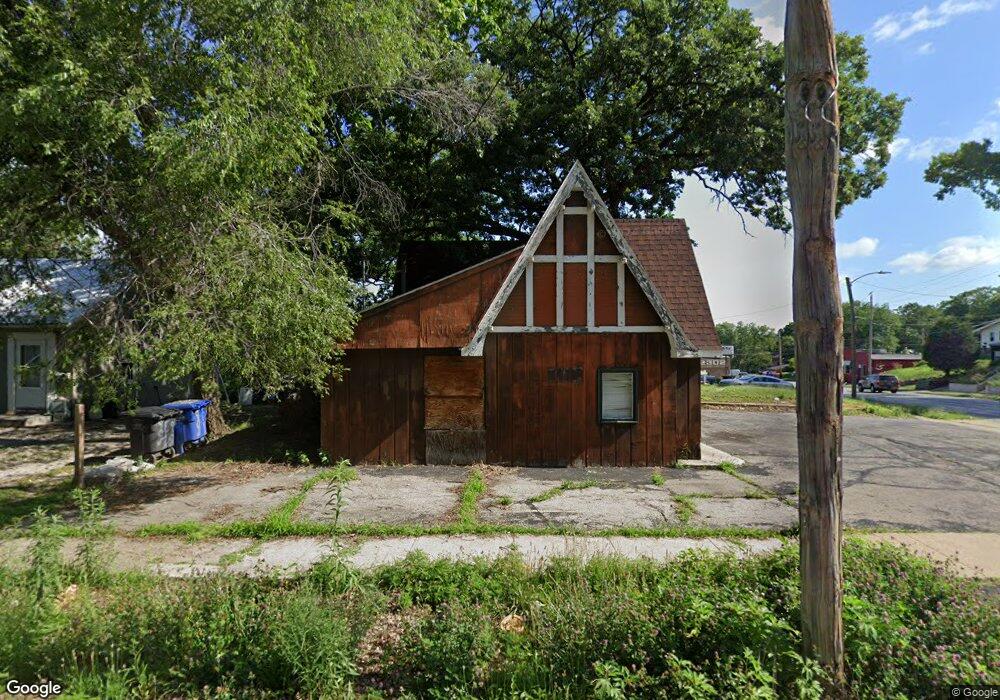 2324 SW 9th St, Des Moines, IA 50315 - photo 1