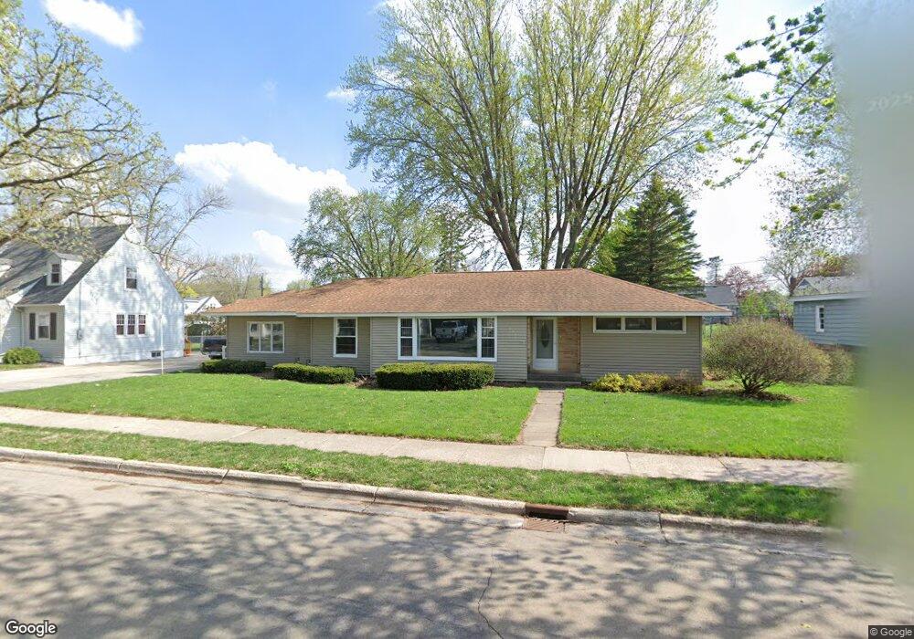 208 E Hawthorne St, Albert Lea, MN 56007 - photo 1