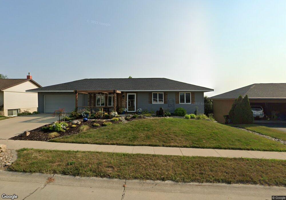 4582 Orchard Dr NW, Cedar Rapids, IA 52405 - photo 1