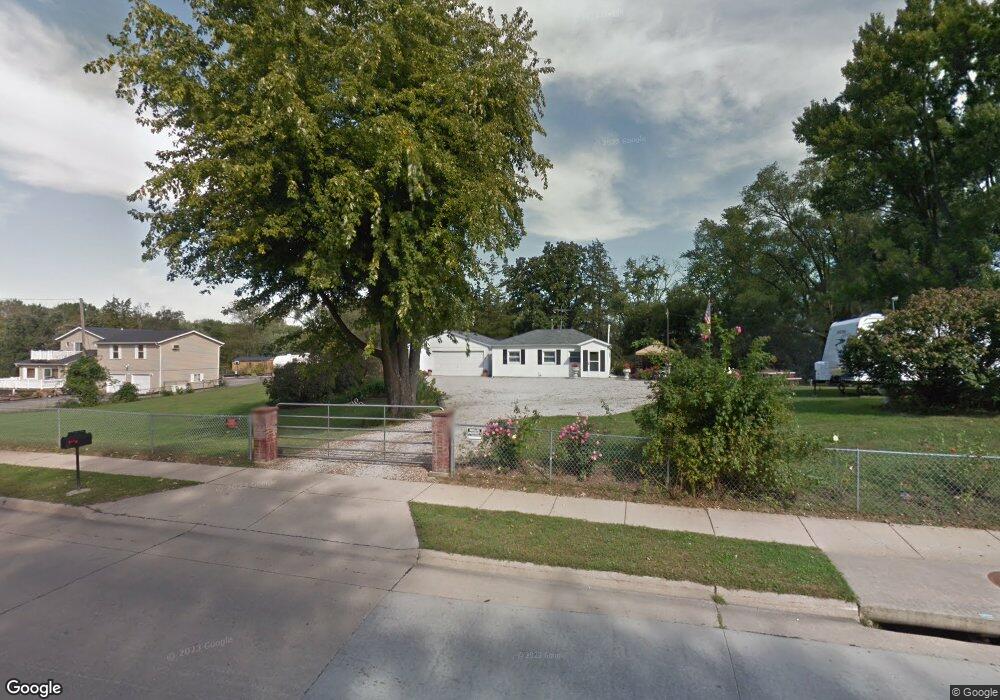 2708 W 49th St, Davenport, IA 52806 - photo 1